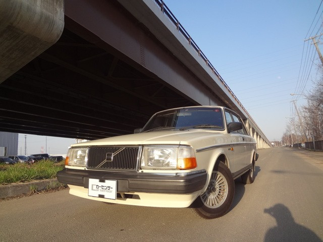 ボルボGL　オリジナル 正規輸入車 2WD 2300 4Dr
