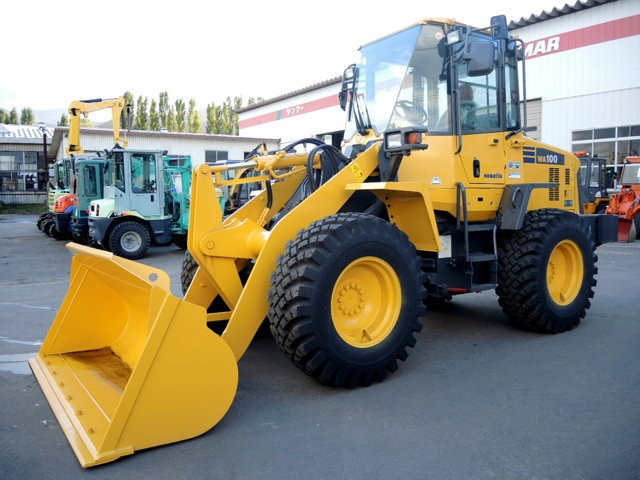 Wheel loaderコマツ WA100-6　バケット容量1.3m3