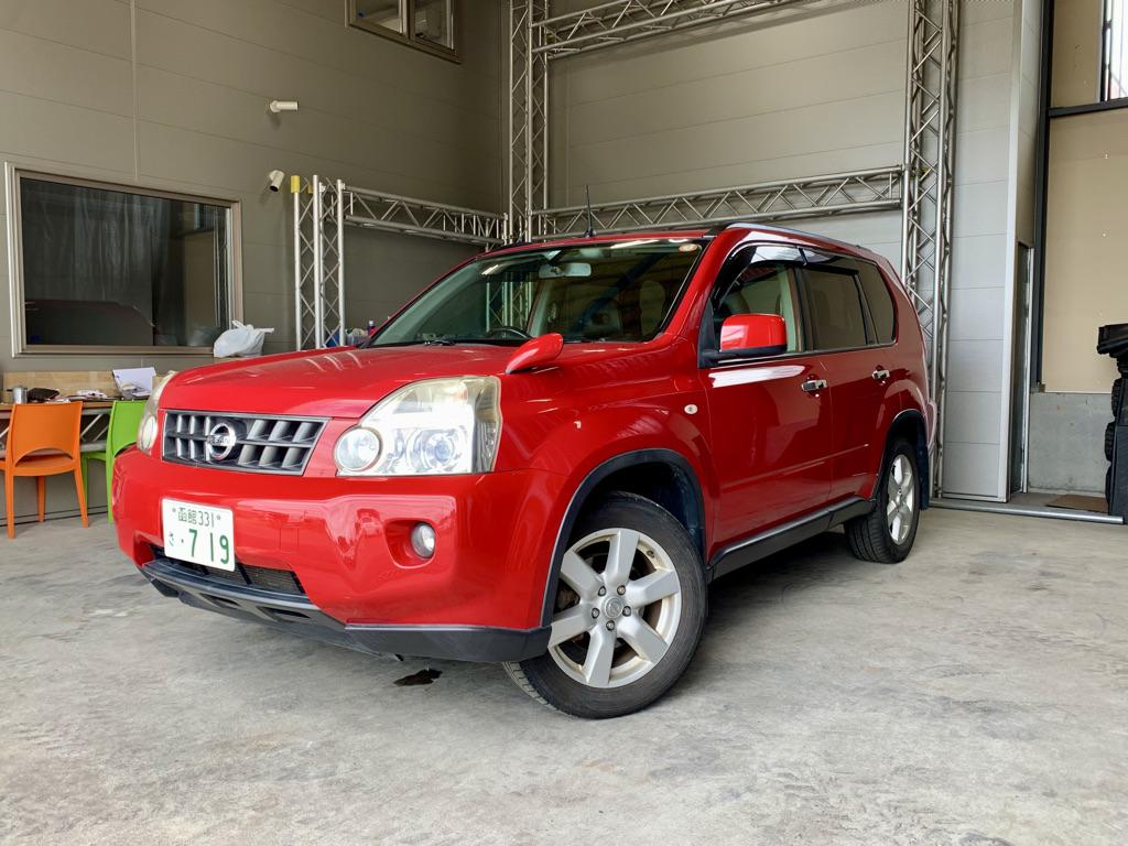 エクストレイル２０Ｘｔｔ ４ＷＤ　ナビ　バックカメラ　切り替え４ＷＤ　スマートキー　保証付 【自社ローン完備】 4WD 2000 5Dr