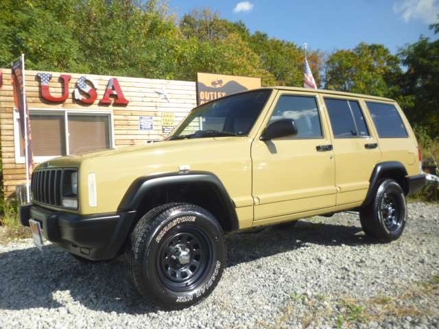 チェロキースポーツ 4WD　弊社オリジナルレトロカラーカスタム車 正規輸入車 4000