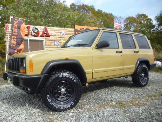 チェロキーリミテッド 4WD　弊社オリジナルレトロカラー新品タイヤ装着 正規輸入車 4000