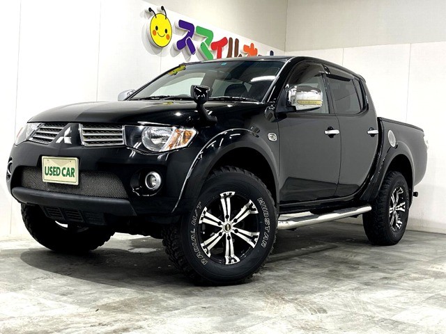 トライトン3.5 4WD　ナビ　フルセグ　バックカメラ　ETC 3500