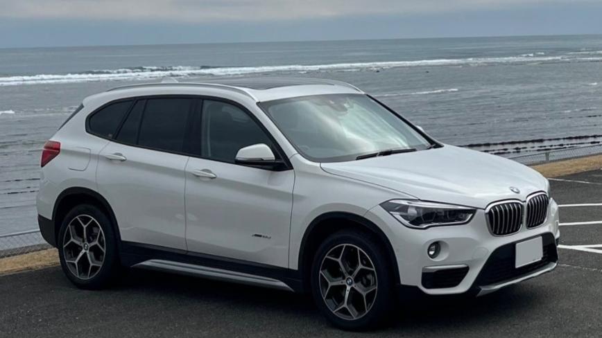 BMWX1Xドライブ20ⅠXライン 4WD 2000 ５Dr