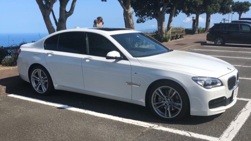 BMW７４０iMスポーツLCIモデル ４Dr