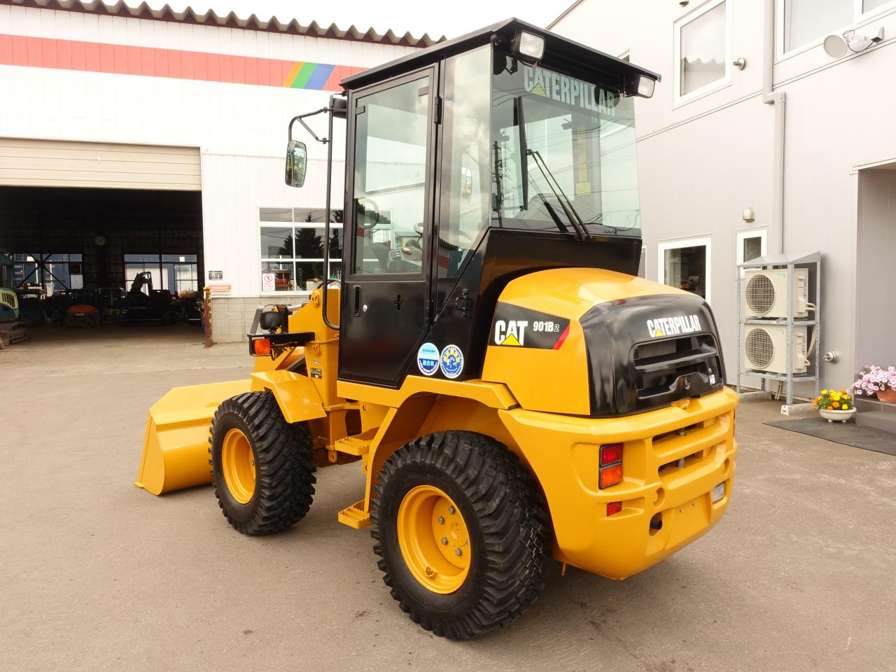 ホイールローダ CAT 901B2 バケット容量0.4m3｜除雪だよ！全員集合