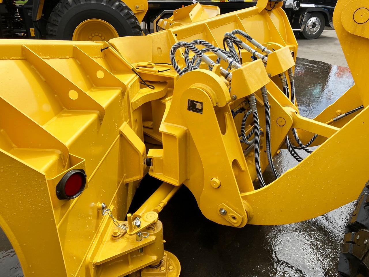 ホイールローダ コマツ 未使用 WA100-8 マルチプラウ 建機｜除雪だよ