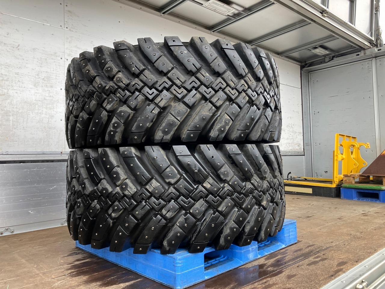 その他  ブリヂストン　中古　ホイールローダー用　スノースパイクタイヤ　20.5-25×2本
