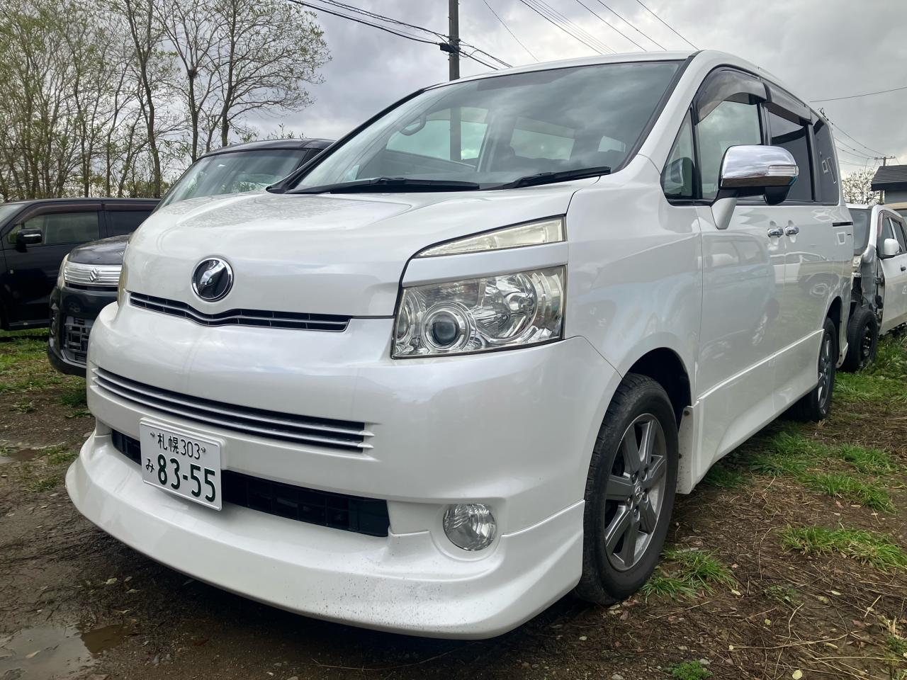ヴォクシーZS煌(キラメキ)2 4WD 両側パワースライドドア 車検ありすぐ乗れます