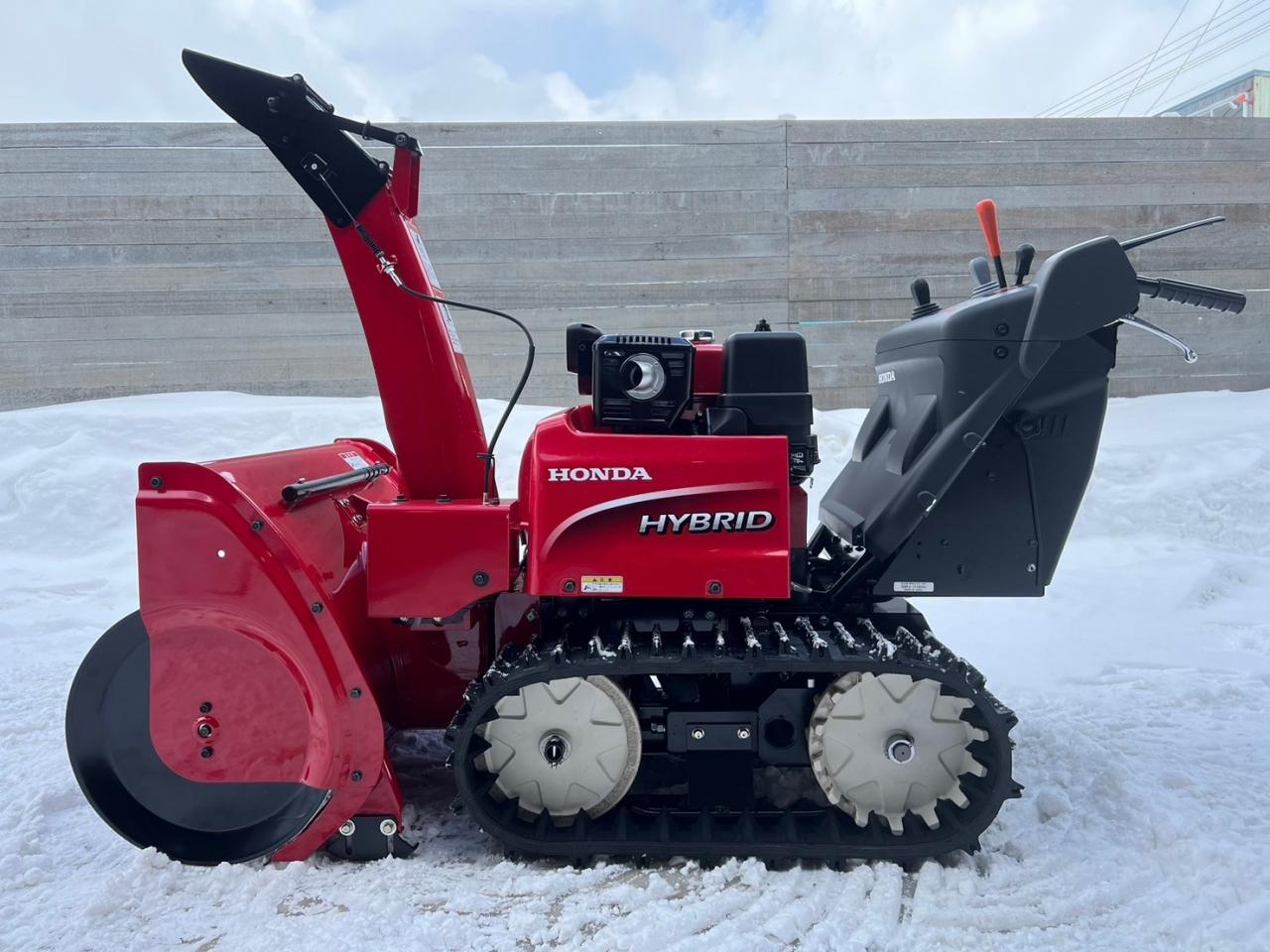 丸雪 シチズン〉雪の夜をイメージした機械式限定モデルが登場！ | シチズン