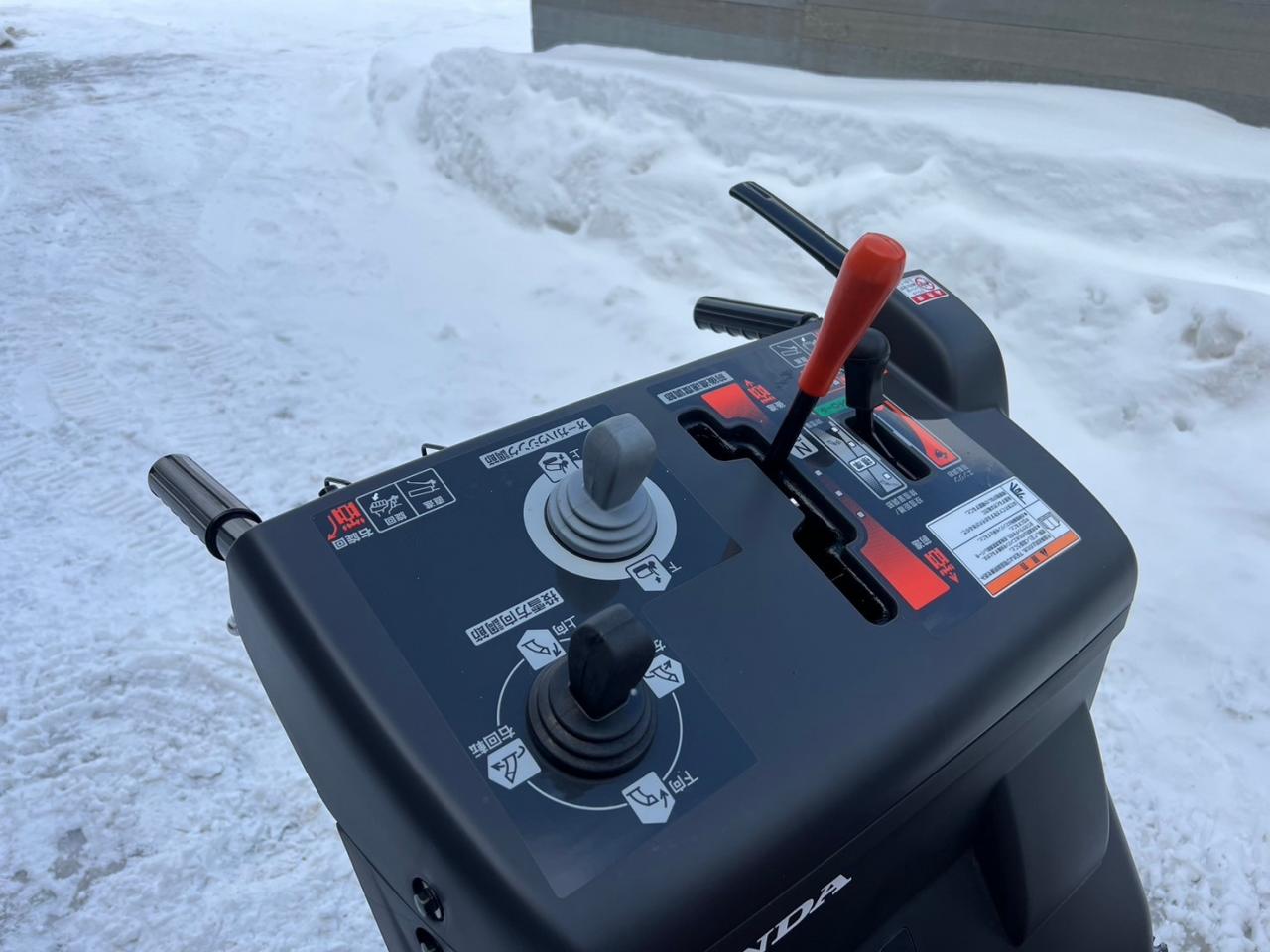 除雪機 ホンダ HSM1380i！ハイブリッド！高年式！｜除雪だよ！全員集合