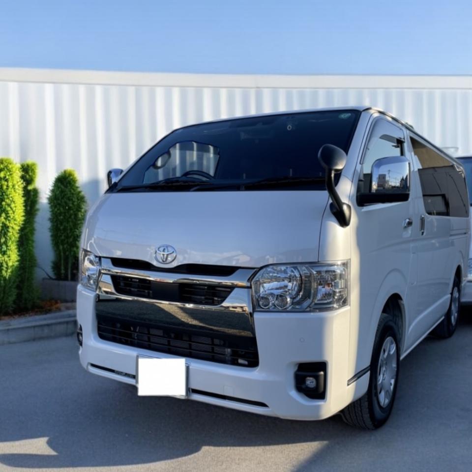 ハイエースバン8型新車 スーパーGL ダークプライム2 ディーゼルターボ ナビTV バックカメラ リアヒータークーラー 両側パワースライドドア レザーシート デジタルインナーミラー リアフィルム五面 プッシュスタート 車検付 12ヶ月点検整備済 新車保証付！ 4WD 2800 5Dr