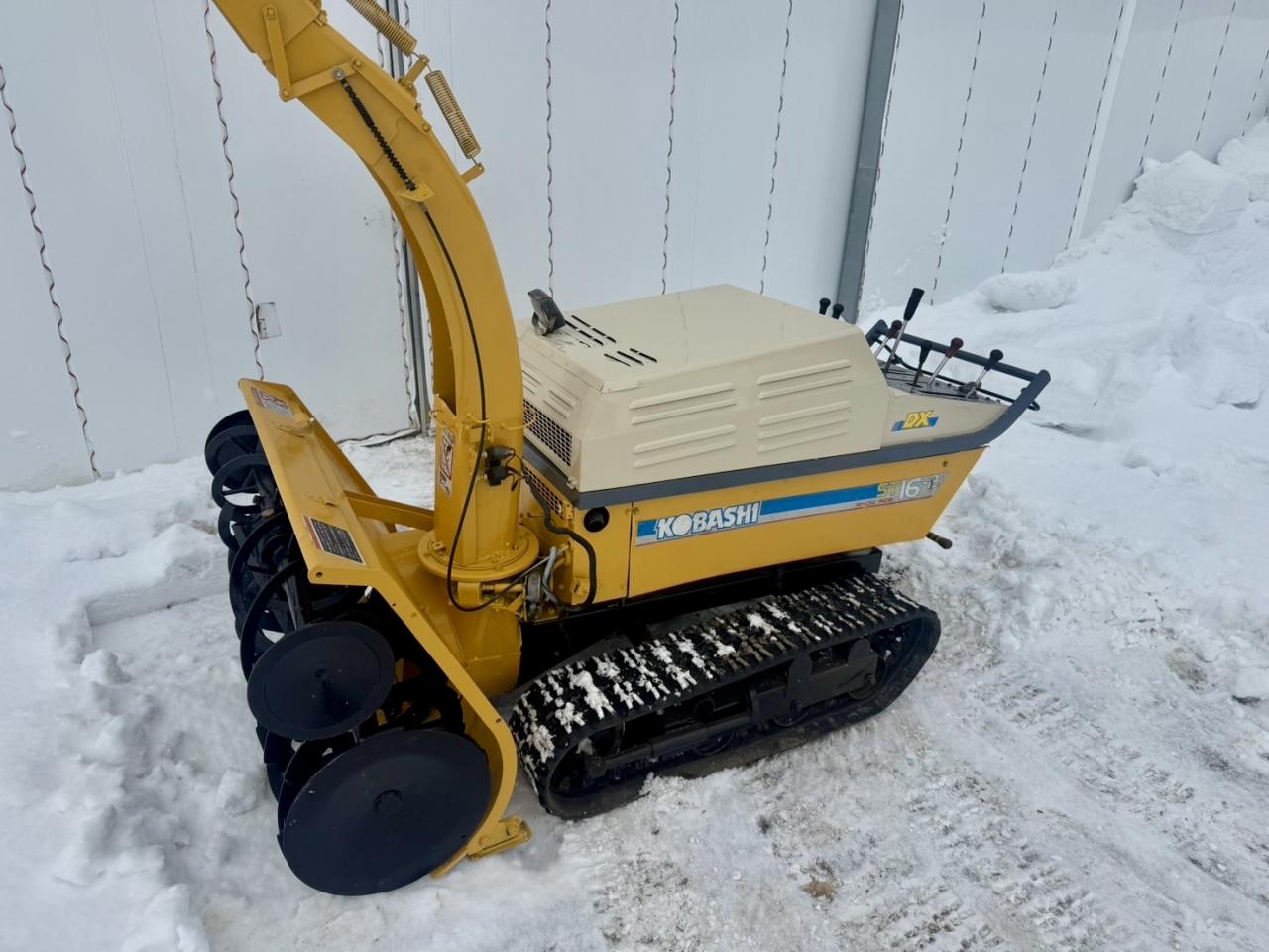 除雪機 コバシ ST16-2 16馬力 ディーゼル 中型除雪機 ｜除雪だよ！全員