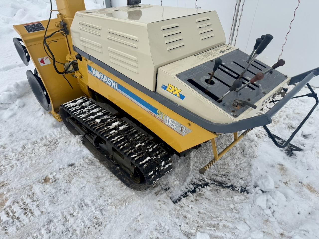 除雪機 コバシ ST16-2 16馬力 ディーゼル 中型除雪機 ｜除雪だよ！全員
