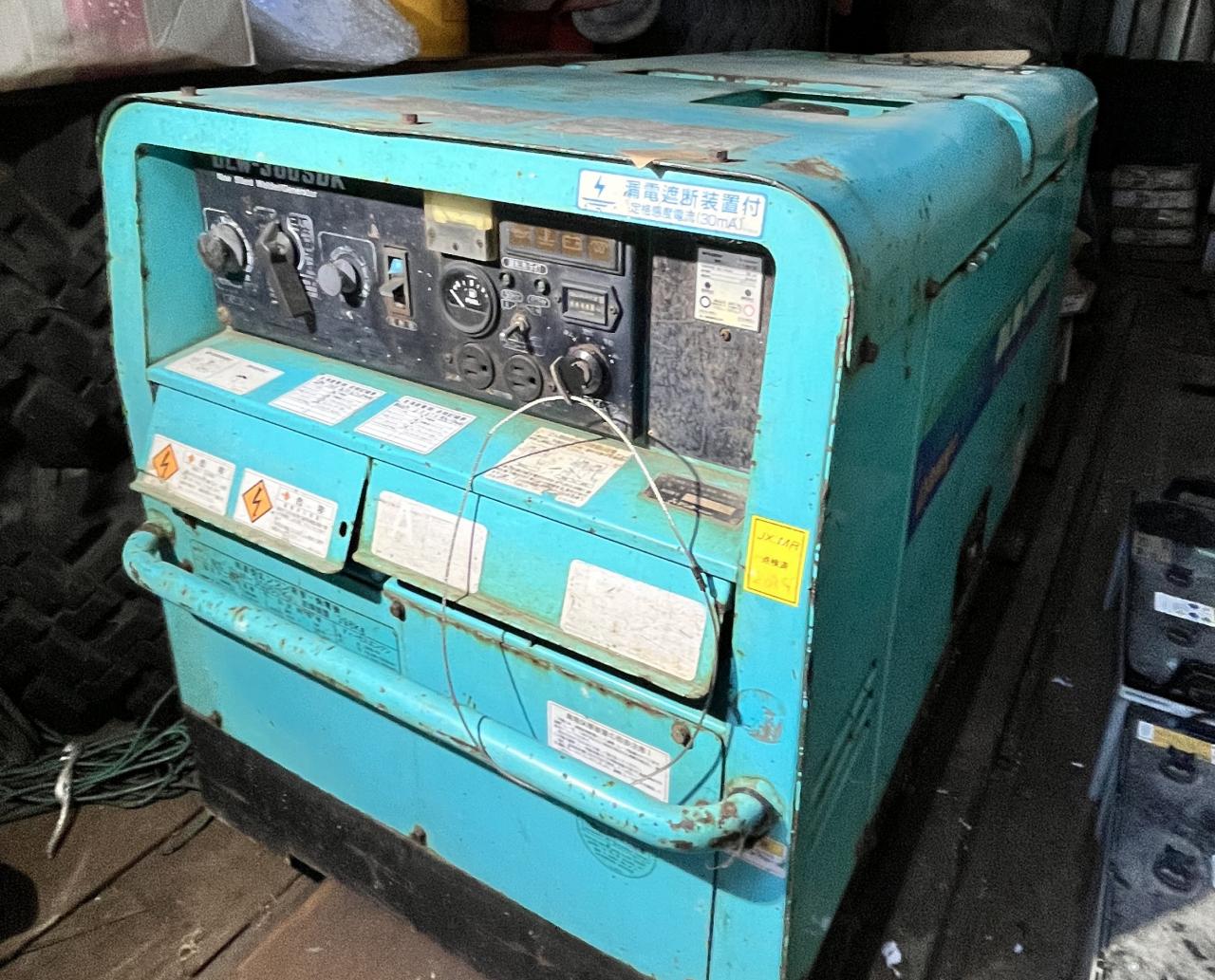 溶接機DENYO  デンヨー　DLW－300SDK　2人用可　ディーゼル　