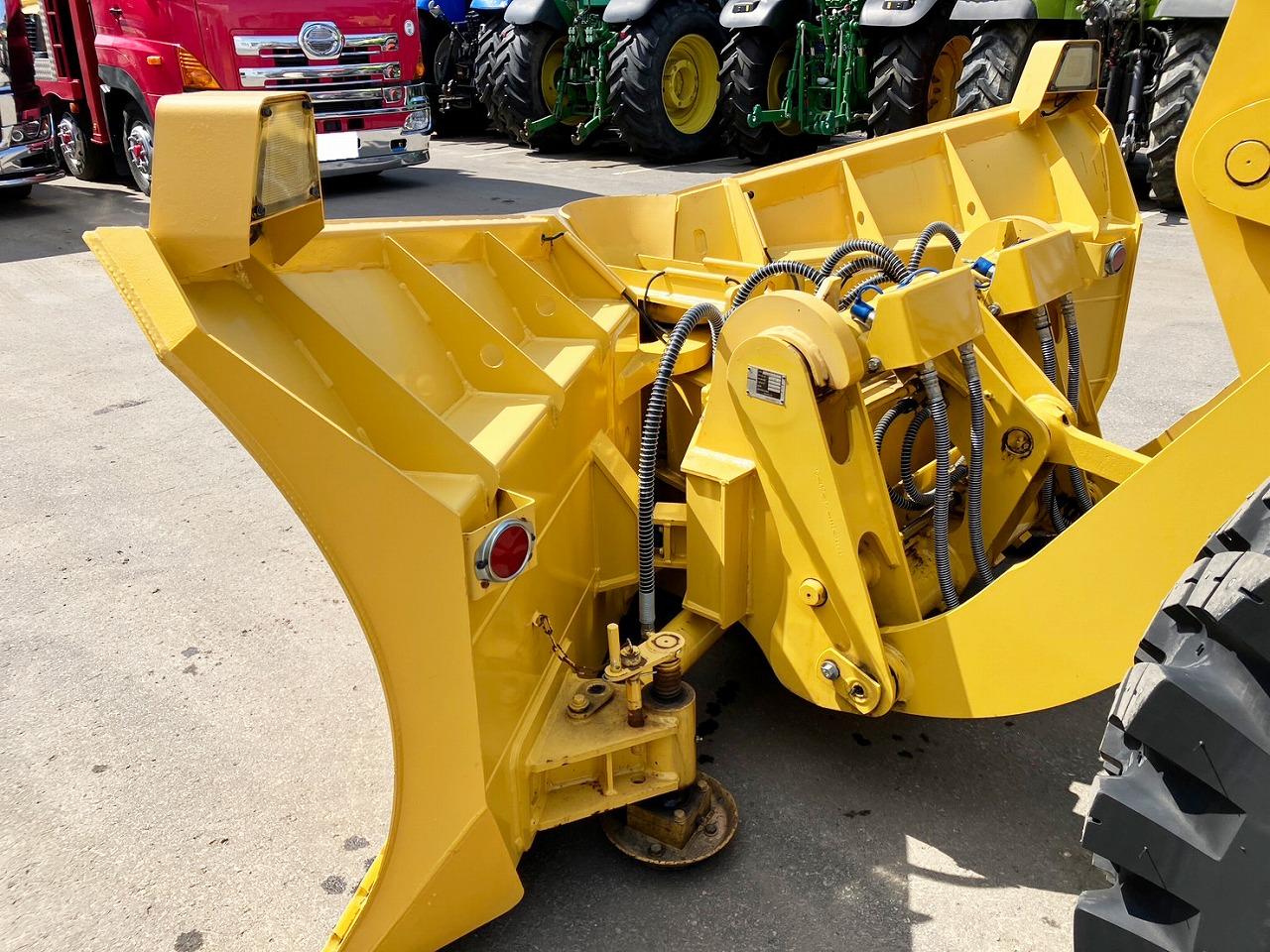 ホイールローダ コマツ 中古 WA100-8 汎用マルチプラウ付 建機｜除雪だ