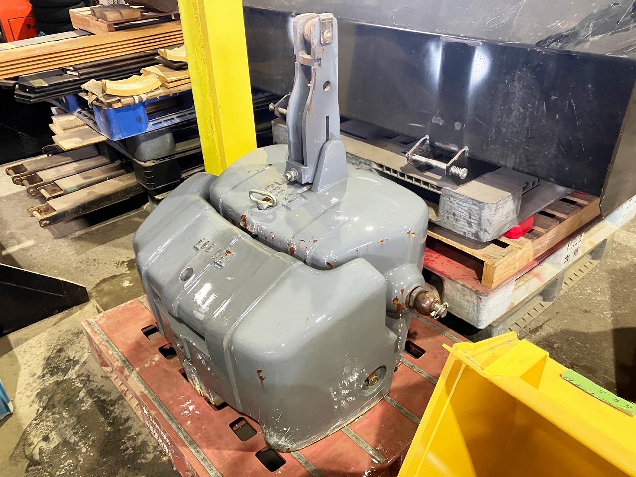 その他  中古　トラクターウェイト　1450kg