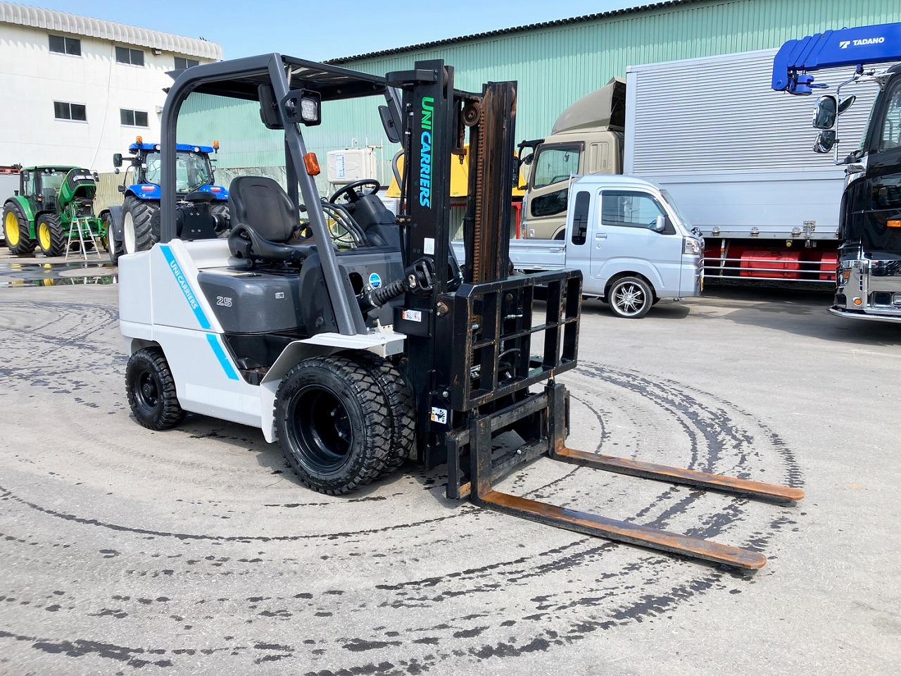 フォークリフト  三菱　中古　FHD25T5 三菱　中古　FHD25T5
