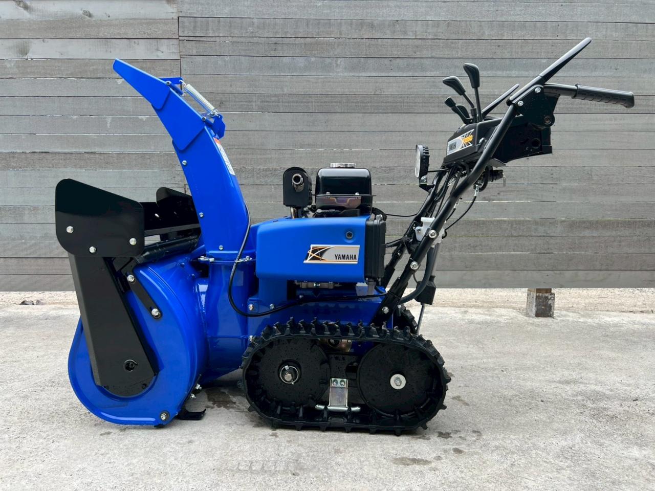 除雪機 ヤマハ YT660！2025年式！ブレード搭載！未使用！カバー付き