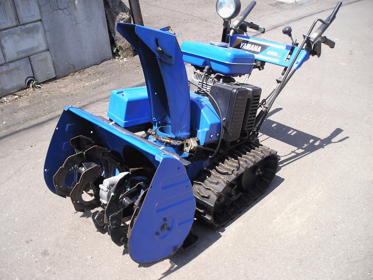 除雪機 ヤマハ 6馬力除雪機 YSM－660 小型で使いやすい大きさです