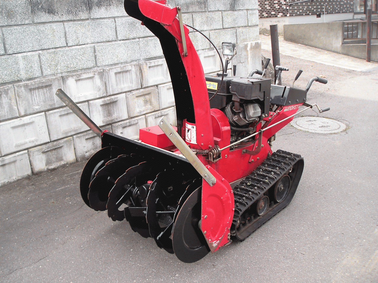 除雪機 ヤナセ 10馬力除雪機 810HST クローラー新品交換済み（左右