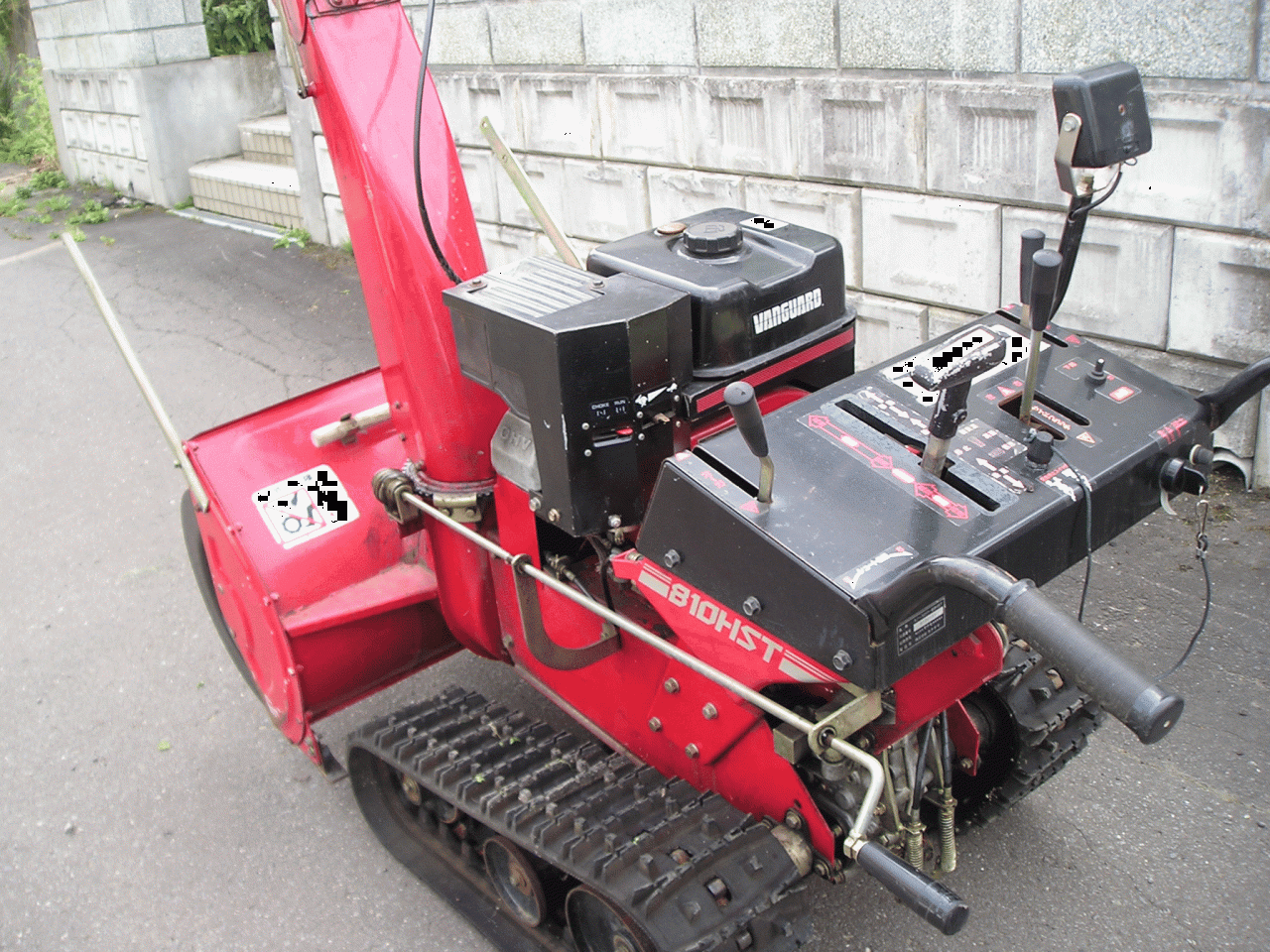 除雪機 ヤナセ 10馬力除雪機 810HST クローラー新品交換済み（左右