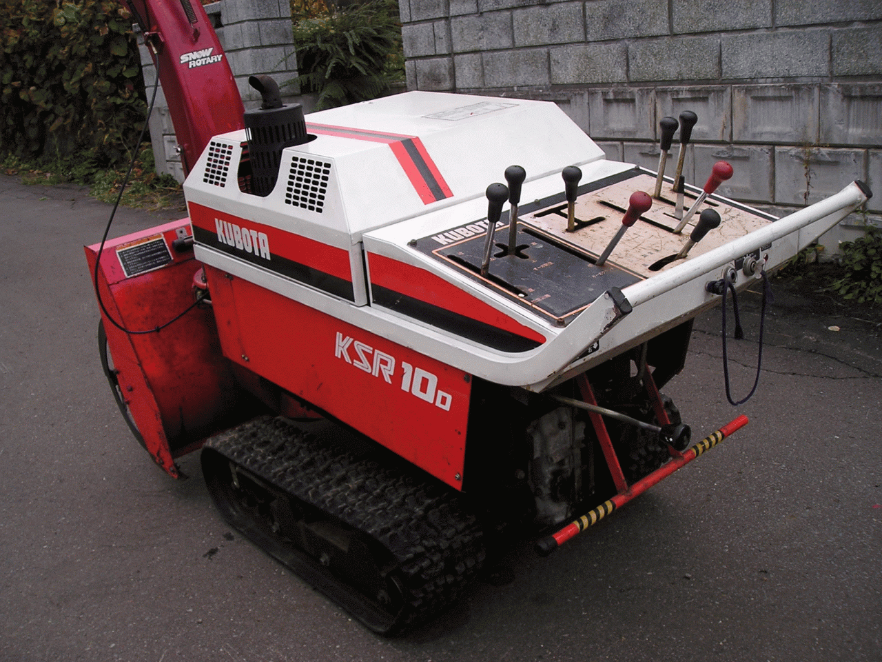 除雪機 クボタ 10馬力除雪機 KSR－10D デイーデルエンジン 整備