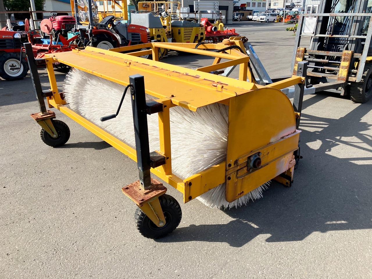 農機補助部品&nbsp;&nbsp;中古　回転ブラシ？スライド式...&nbsp;中古　回転ブラシ？スライド式　幅2500mm　農機具　作業機