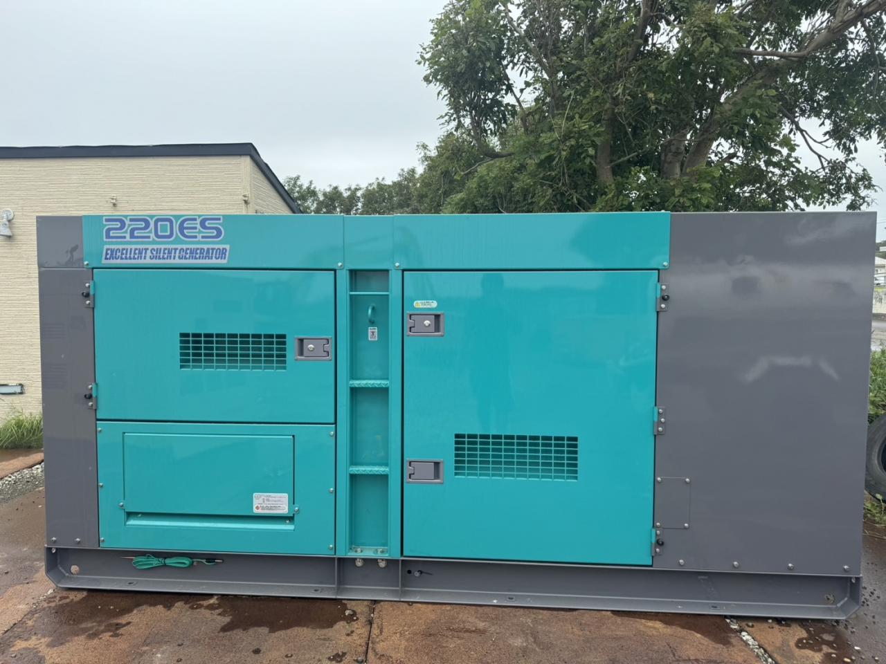 発電機 DCA-220ESK