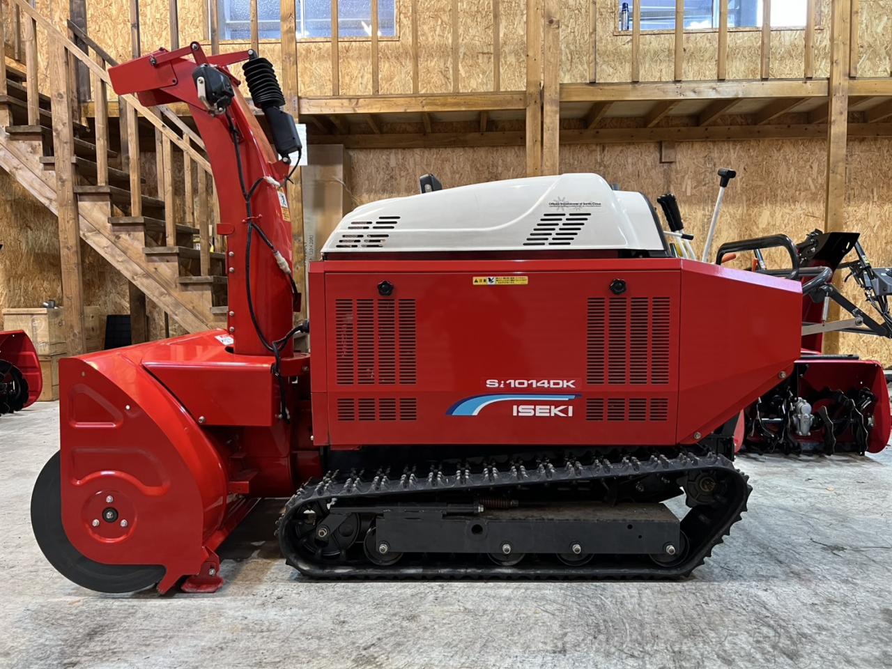 売り切り！イセキ 14馬力 ディーゼル除雪機 オーガローリング IST140 