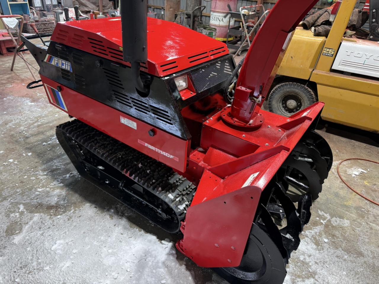 除雪機 全塗装済!フジイ FSR1114DF 14馬力 中型ディーゼル 各種整備済 除雪機 全塗装済!フジイ FSR1114DF 14馬力 中型ディーゼル 各種整備済