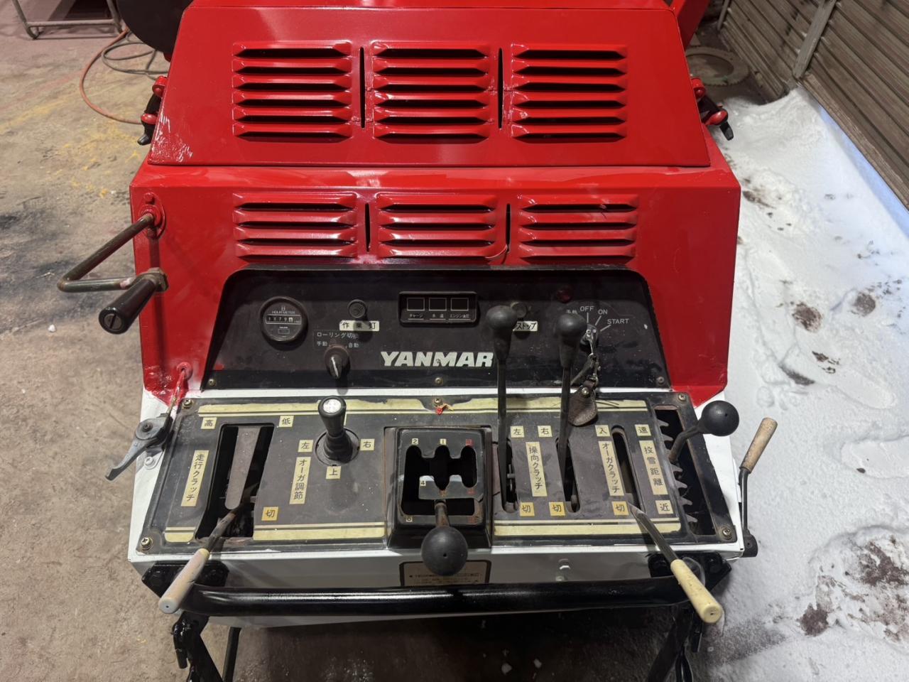 除雪機 軽整備済！ヤンマー YSR3000 30馬力ディーゼル大型除雪機 2段