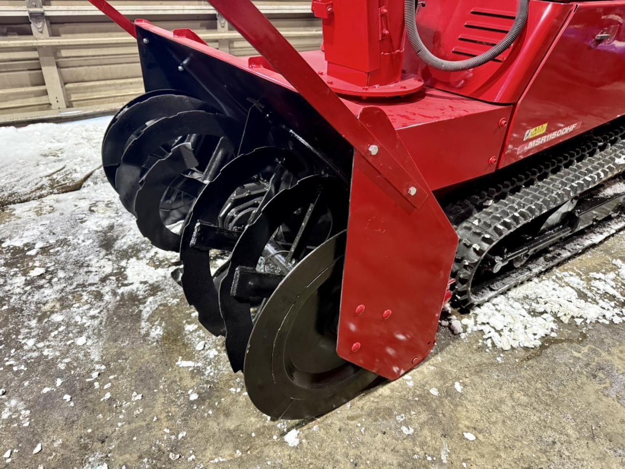 除雪機 三菱 MSR1150DHF 24馬力 大型ディーゼル除雪機 ロング
