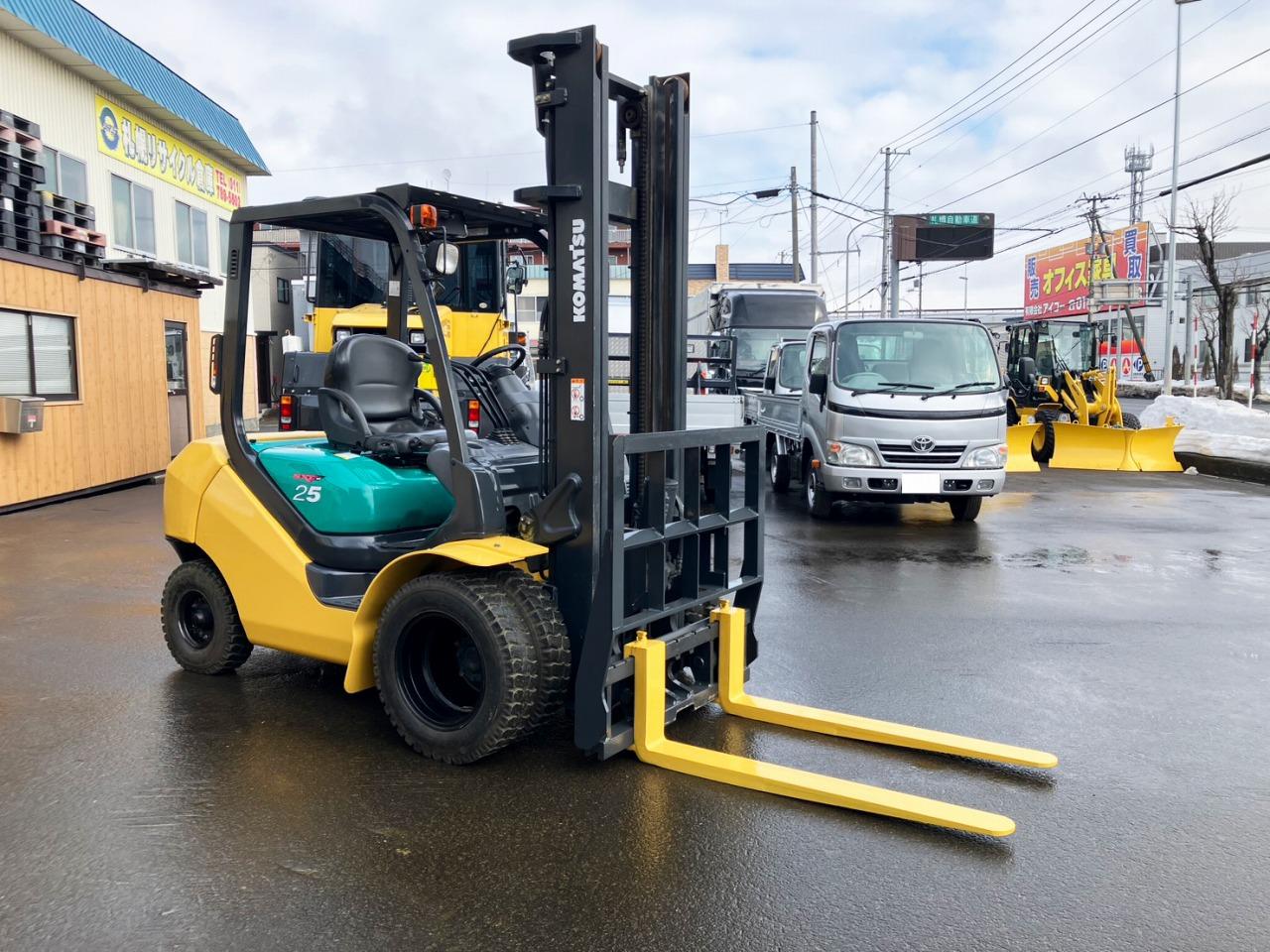 フォークリフト&nbsp;&nbsp;コマツ　中古　FD25T-16　建機&nbsp;コマツ　中古　FD25T-16　建機