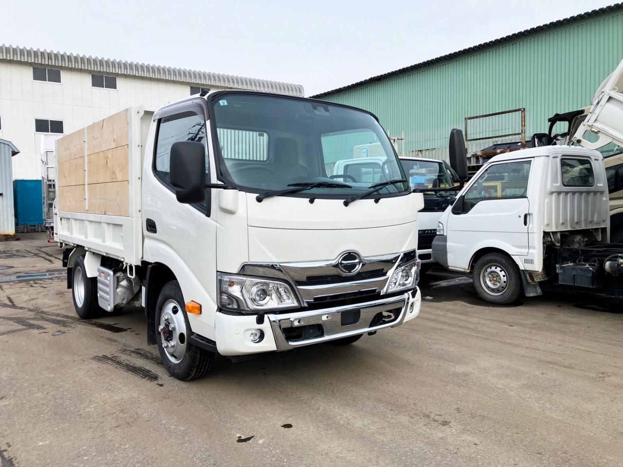 デュトロ 中古　低床4WD　土砂ダンプ