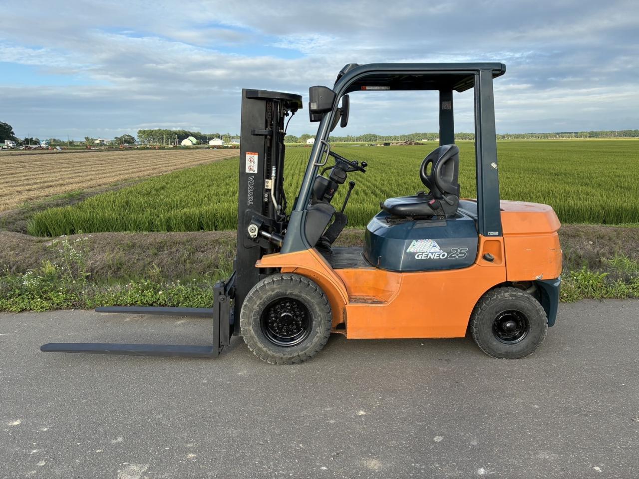 フォークリフト トヨタ 7FD25 2....
