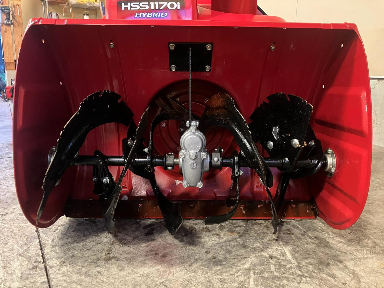 除雪機 ホンダ HSS1170i ハイブリッド！美品！新潟店在庫に付き、お