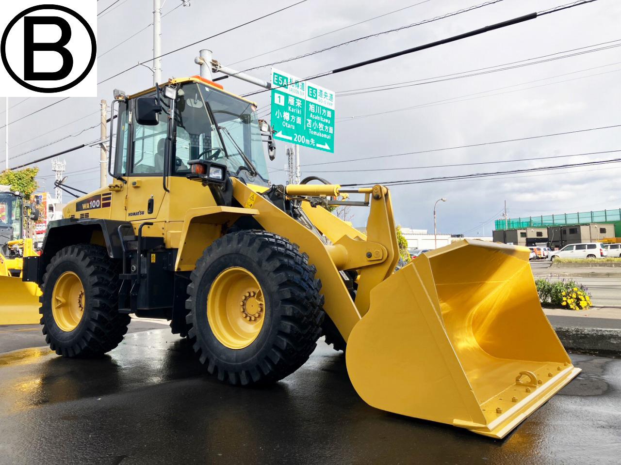 ホイールローダ コマツ　中古　WA100...