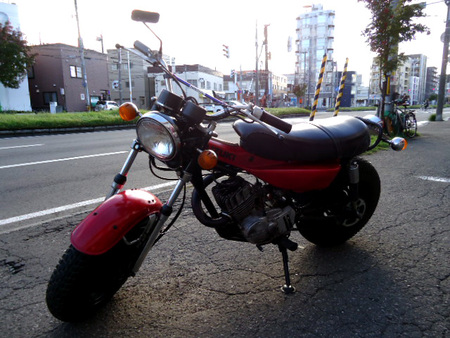 SUZUKIバンバン 125