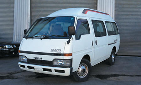ファーゴマイクロバス 14人乗り 4WD 2400D