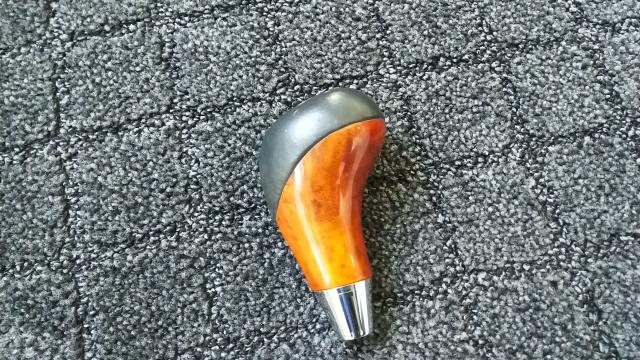 メルセデス　ベンツ　Ｗ２１0　ウッドコンビハンドル、シフトノブ♪