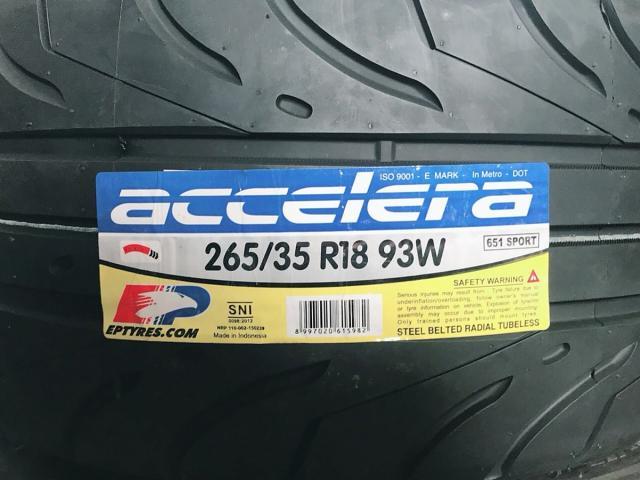 アクセレラ 651SPORT 265/35R18 4本