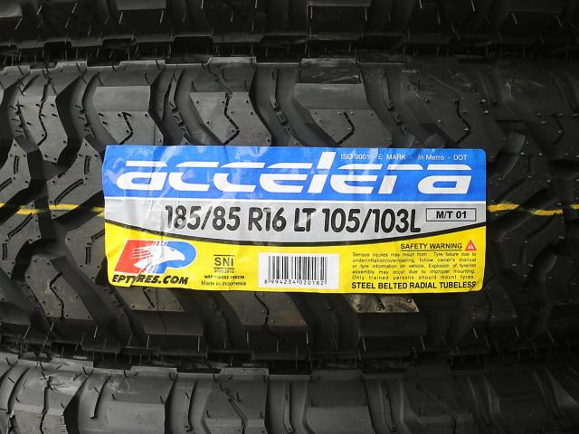 アクセレラ M/T01 185/85R16 105/103L LT 4本