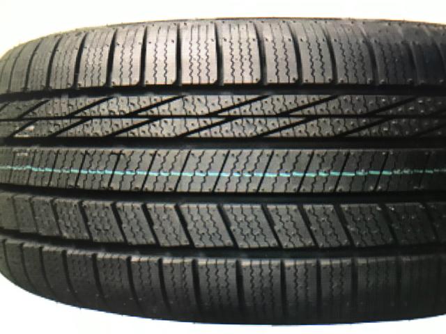 アクセレラ 215/45R17 4本