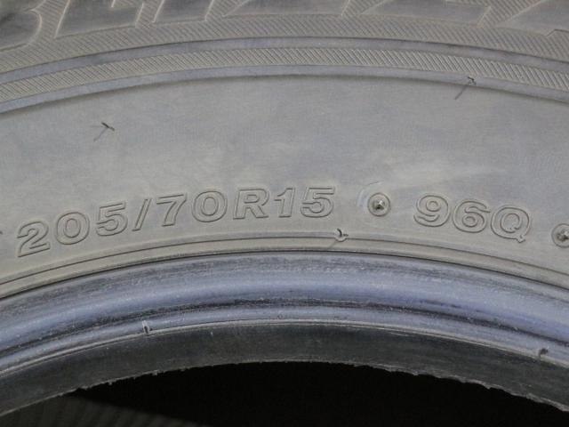 BS VRX 205/70R15 96Q