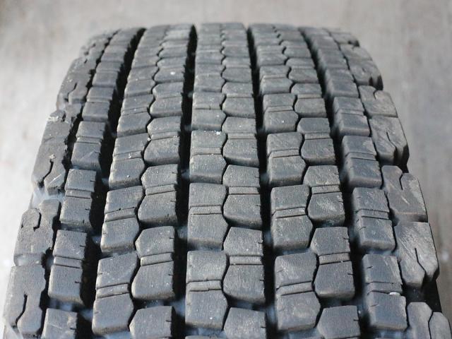 BS  W900  225/90R17.5 127/125L 