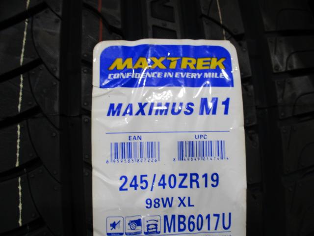 マックストレック マキシマスM1　245/40R19　新品　4本