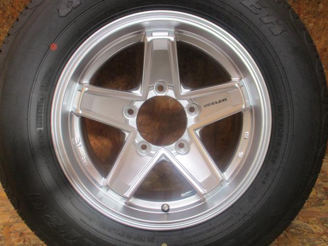 ウェッズ　キーラー　タクティクス　15×6J（0）5H-139.7/　195/80R15（ダンロップ　グラントレック　AT20）アルミ新古品　タイヤ新車外し