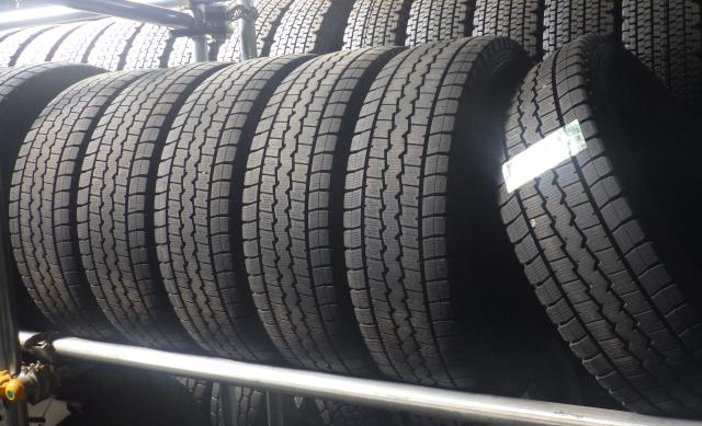 中古 DL LT03 205/70R16 111/109LT