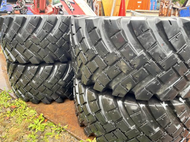 【ホイールローダー冬タイヤ（4本組1セット）】 YOKOHAMA TIRE 17.5 / 65-20 10PR