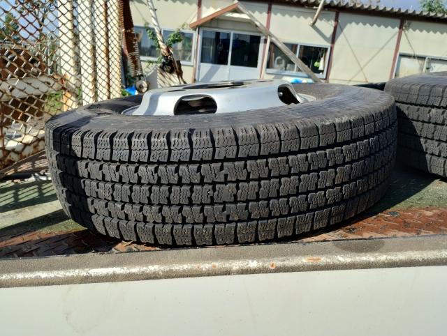 195/85R15ホイールスタッドレスセット
